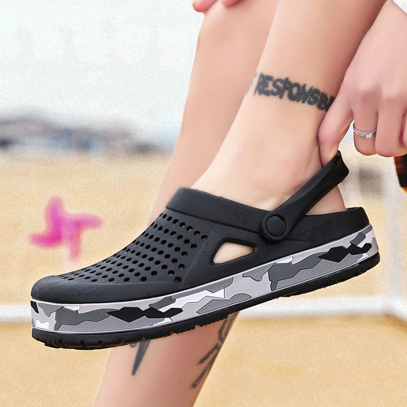 夏の男性の靴下駄スリッパ男性ガーデンフラットサンダルプラット - Men Shoes Type のレビューと価格